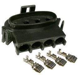 Seven-pin trailer socket with metal connectors.